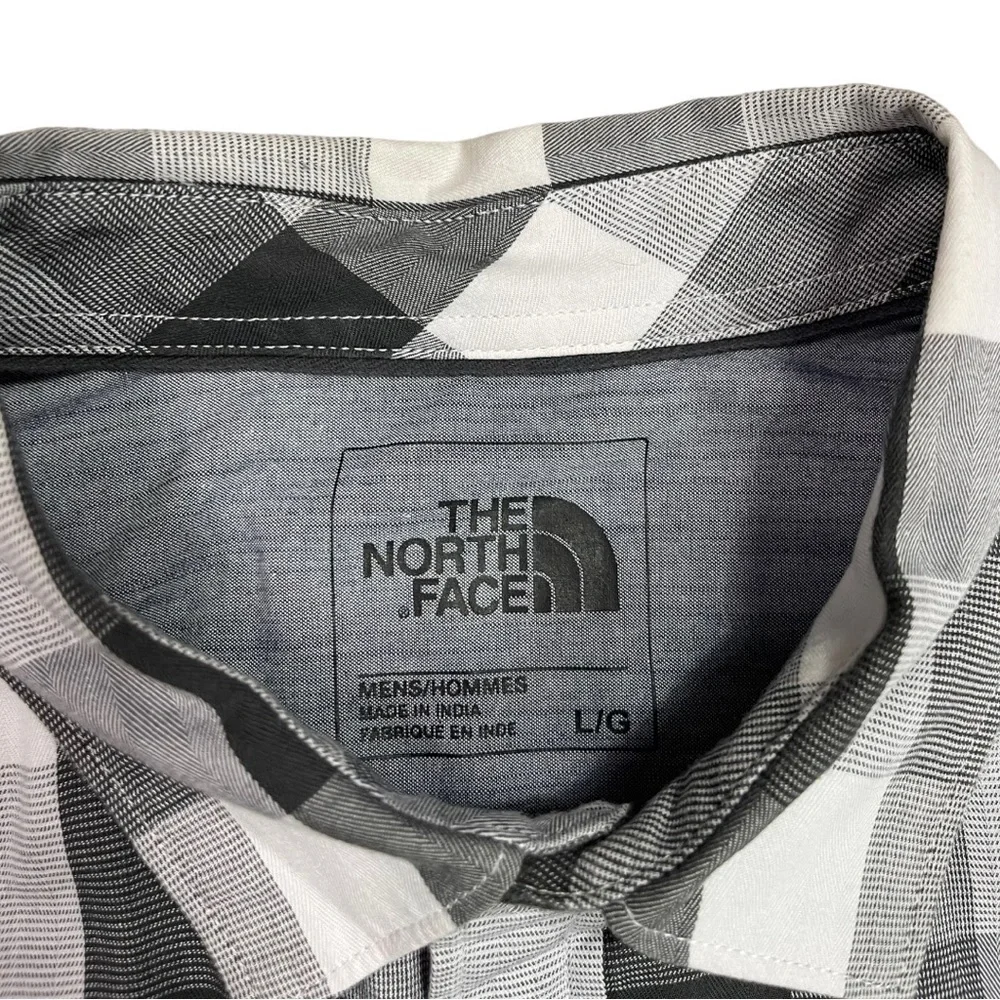 The North Face Men’s Large White/Black Plaid Short Sleeve Shirt